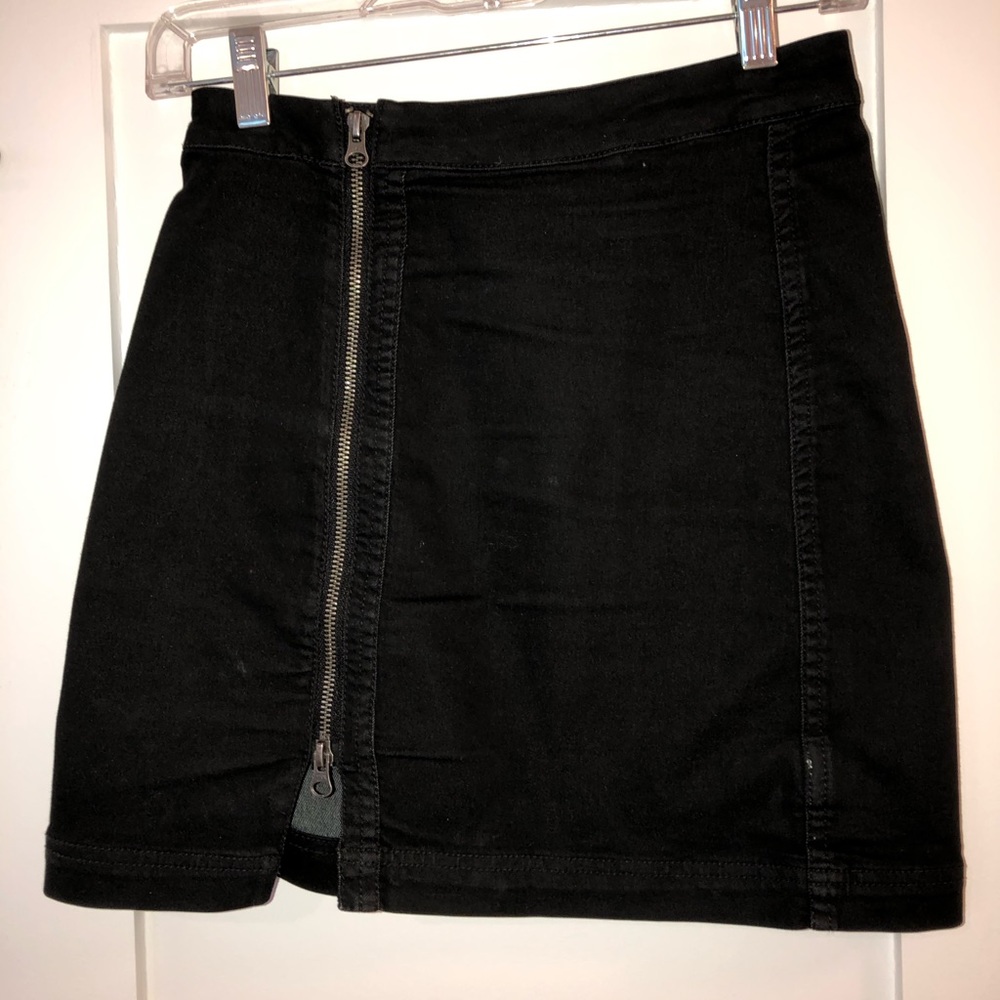 FP- Black Zipper Skirt